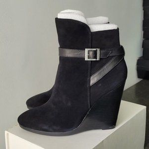 $59 Charles by Charles David Black Suede Leather Wedge Boot (9.5)